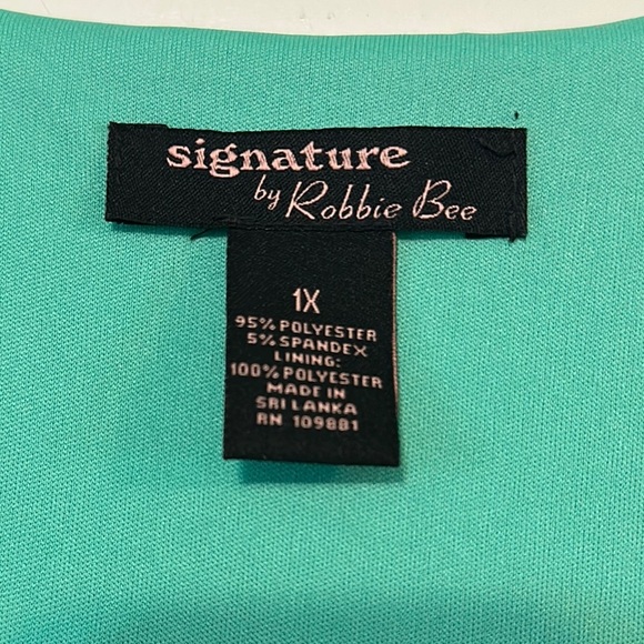 Teal Short Sleeve Dress - Picture 2 of 4